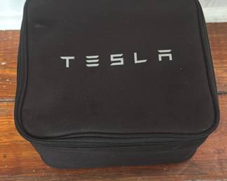 Tesla New Tow Hitch for Model X