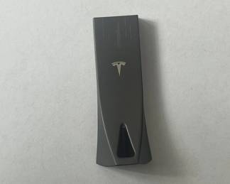 Tesla USB 