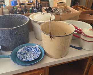 Enamel pots