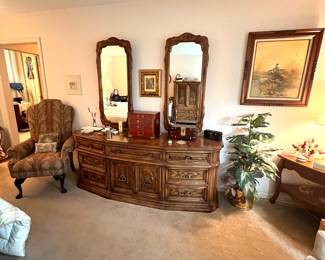 Dresser with 2 Mirrors