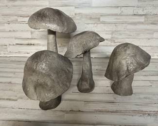 Set of 4 Rustic Decorative Mushroom Sculptures – Woodland Home Accent