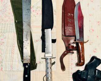 Machete, Bowie knives
