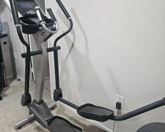 Life Fitness X5 Elliptical Crosstrainer | Cardio Equipment
The Life Fitness X5 elliptical is a high-quality, adjustable-stride cross-trainer designed for home use, featuring a Whisper Stride for quiet operation and a Select Stride that adjusts the stride length from 18 to 24 inches. It really provides a good cardio workout as well as training legs, butt and arms in one exercise. $400