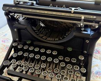 TYPEWRITER 