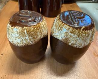 SALT N PEPPER SHAKERS