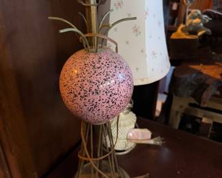 MID-CENTURY MODERN PINK SPECKLED TABLE LAMP