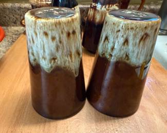 SALT N PEPPER SHAKERS