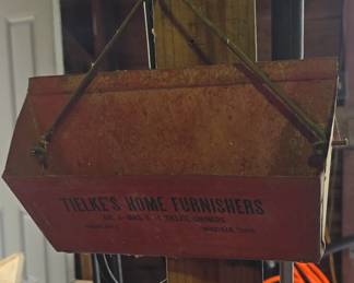 Tielkes Home Furnishers Dust Pan