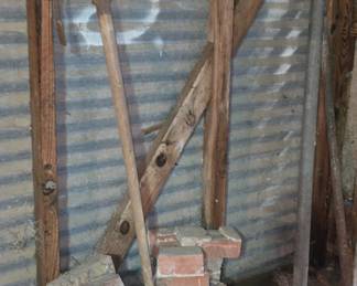 Garage Misc - Barn 3