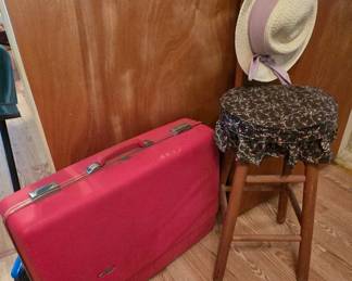Suitcase - Bar Stool