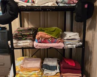 Blankets - Sheets - Curtains- Throw Pillows