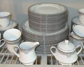 Legendary by Noritake "Lunceford" China Set