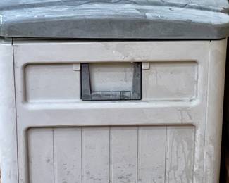 PATIO BOX WITH CASTERS