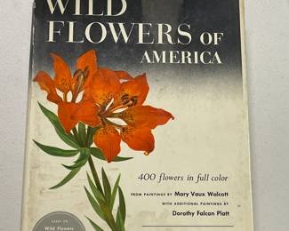 VINTAGE 
“Wildflowers of America” Coffee Table Book 