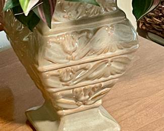 FLORAL IN VASE
