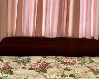 VINTAGE QUEEN BED by CRESCENT FURNITURE