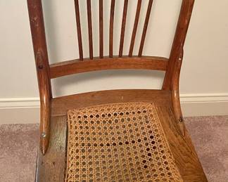 ANTIQUE TIGER OAK CHAIR