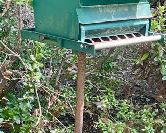 BIRD FEEDER AND POLE