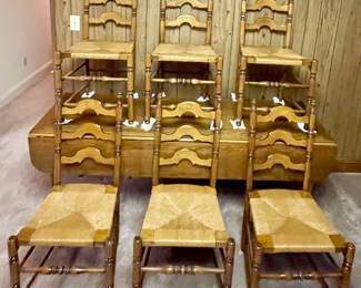 Vintage/Antique “Harvest” Table w/6-Chairs