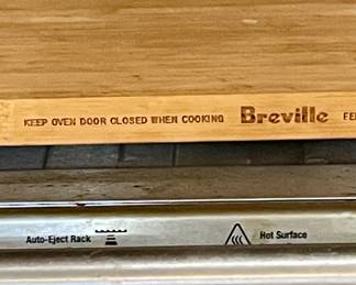 BREVILLE OVEN W/BAMBOO CUTTING BOARD