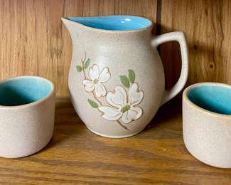 PIGEON FORGE POTTERY - PITCHER & 2-CUPS