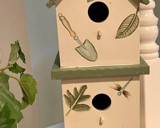 BIRDHOUSE DECOR