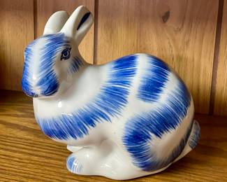 BLUE/WHITE BUNNY