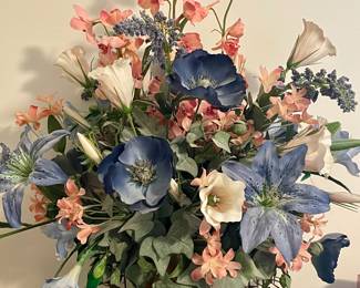FLORAL IN VASE