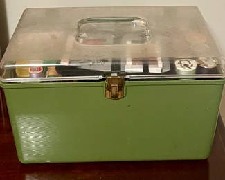 VINTAGE SEWING BOX FULL OF ACCESSORIES