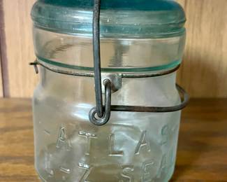 ANTIQUE ATLAS EZ SEAL HALF-PINT JAR