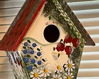 BIRDHOUSE DECOR