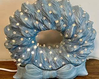 VINTAGE LIGHTED CERAMIC CHRISTMAS WREATH