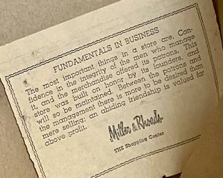 VINTAGE/ANTIQUE MILLER & RHOADS HAT BOX