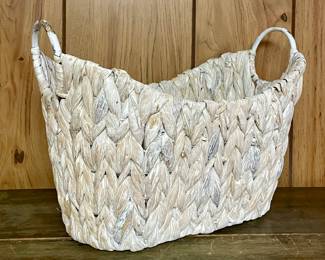 WOVEN MAGAZINE BASKET