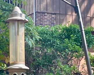 BIRD FEEDER AND POLE