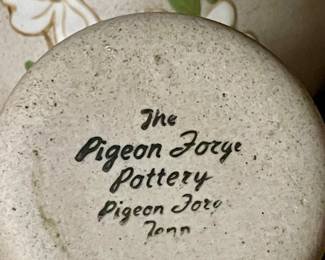 PIGEON FORGE POTTERY - PITCHER & 2-CUPS