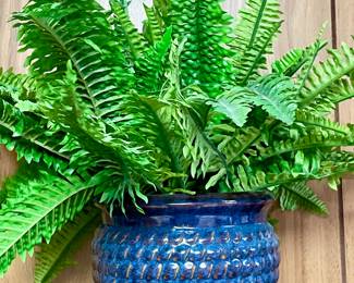 BLUE VASE W/FERN