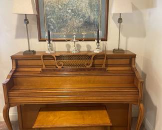 BEAUTIFUL YAMAHA PIANO