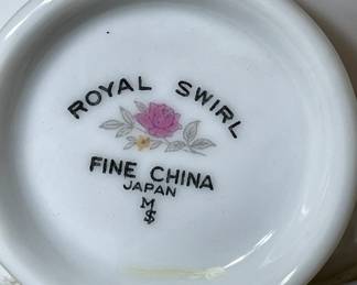 ANTIQUE 68-PIECES "ROYAL SWIRL" CHINA (JAPAN) 
