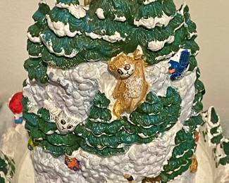 "HERE COMES SANTA CLAWS"MUSICAL DECOR by BILL BELL   for THE FRANKLIN MINT