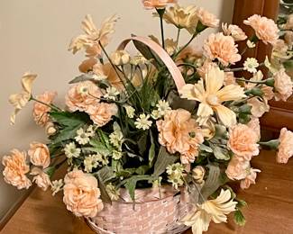 FLORAL IN BASKET