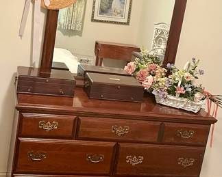 VINTAGE DRESSER/MIRROR