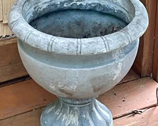 RESIN URN PLANTER