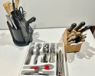 Lot Box of Kitchen Utensils/Gadgets