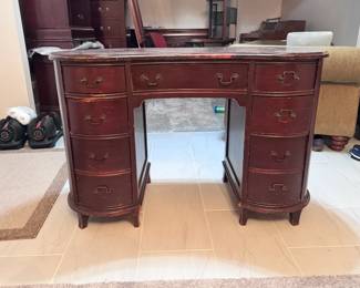 Kidney shaped curved desk