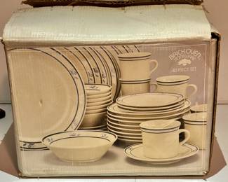 Dinnerware/Flatware set for 4