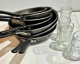 Lot Pots/Pans, glassware