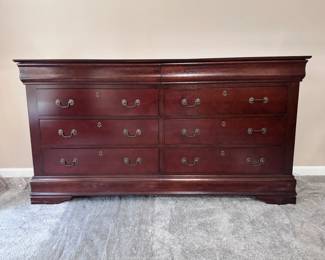 8-drawer wood dresser