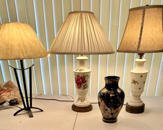 Japan Vase & Table Lamps