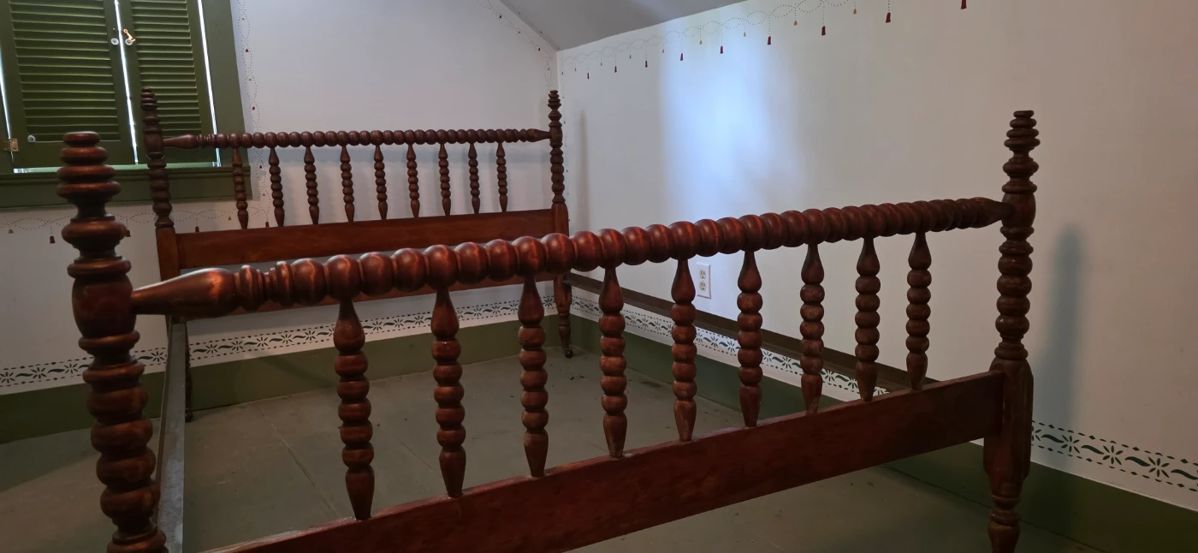 
Antique Jenny Lind Spindle Bed – Full or 3⁄4 Size.  Late 1800s–early 1900s, Headboard height: 43″, Footboard height: 35″, Frame width: 56″ outside, 55″ inside (fits modern full mattress) 78" long